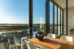 Water View 5 Min Walk Station Shopping Close City